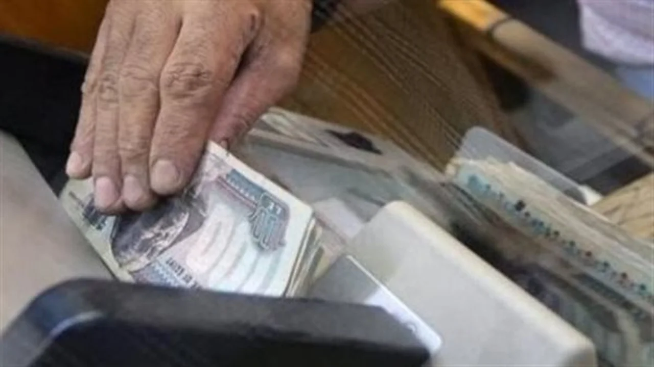 تعديلات مرتقبة.. جدول صرف مرتبات مايو بمصر لمواجهة موجة التضخم الجديدة